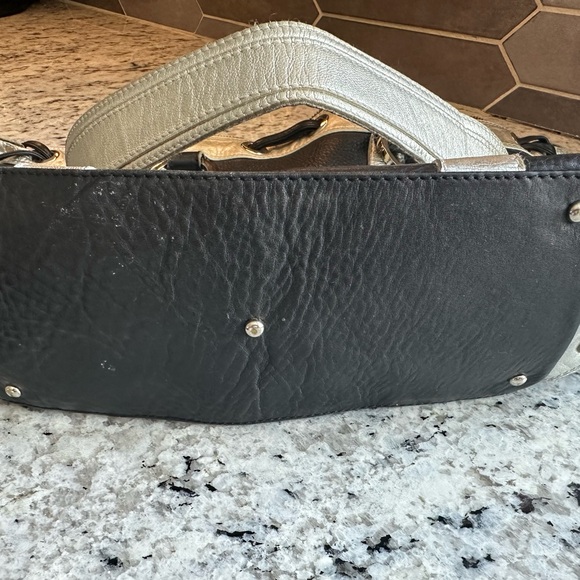 Vintage GUSTTO Black and Silver Shoulder Bag with Metallic Accents - Picture 3 of 8